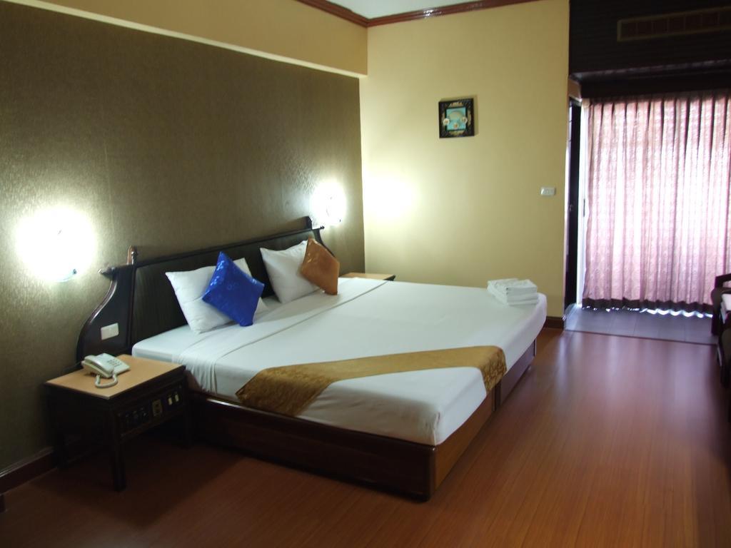 Ratchada City Hotel Bangkok Exterior photo