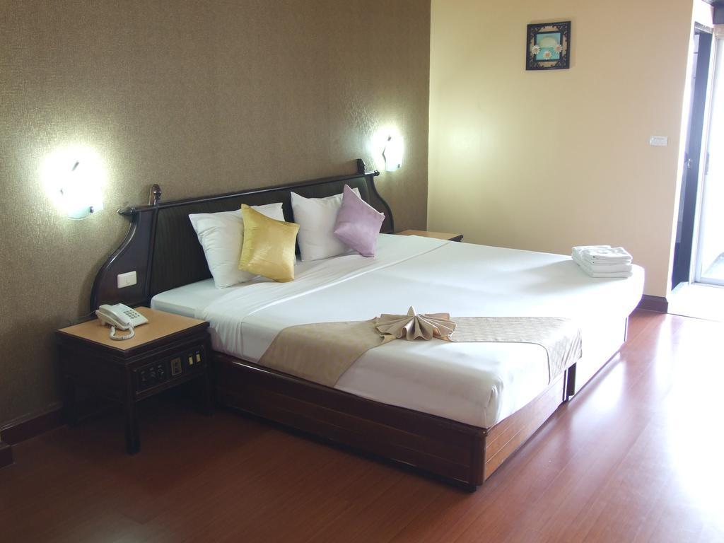 Ratchada City Hotel Bangkok Exterior photo