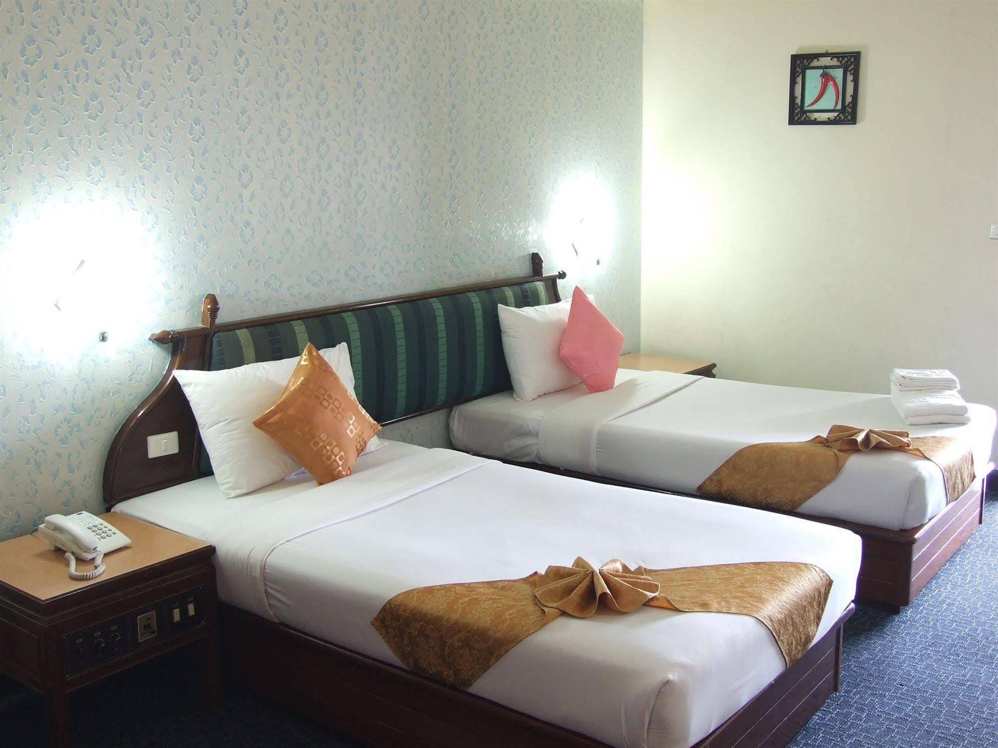 Ratchada City Hotel Bangkok Exterior photo