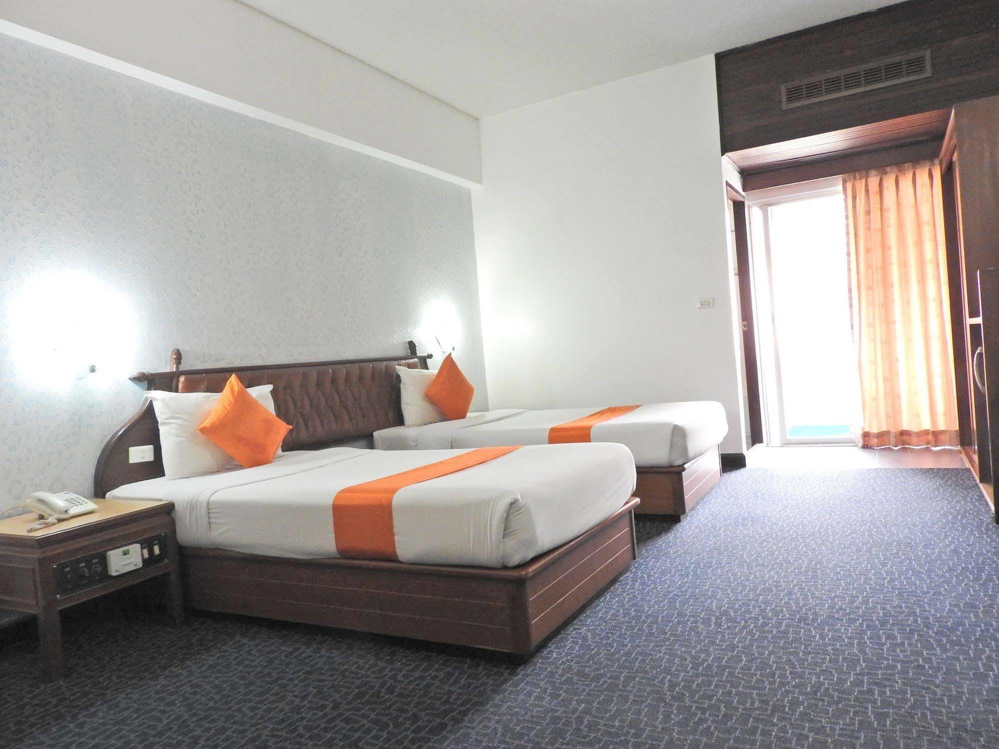 Ratchada City Hotel Bangkok Exterior photo